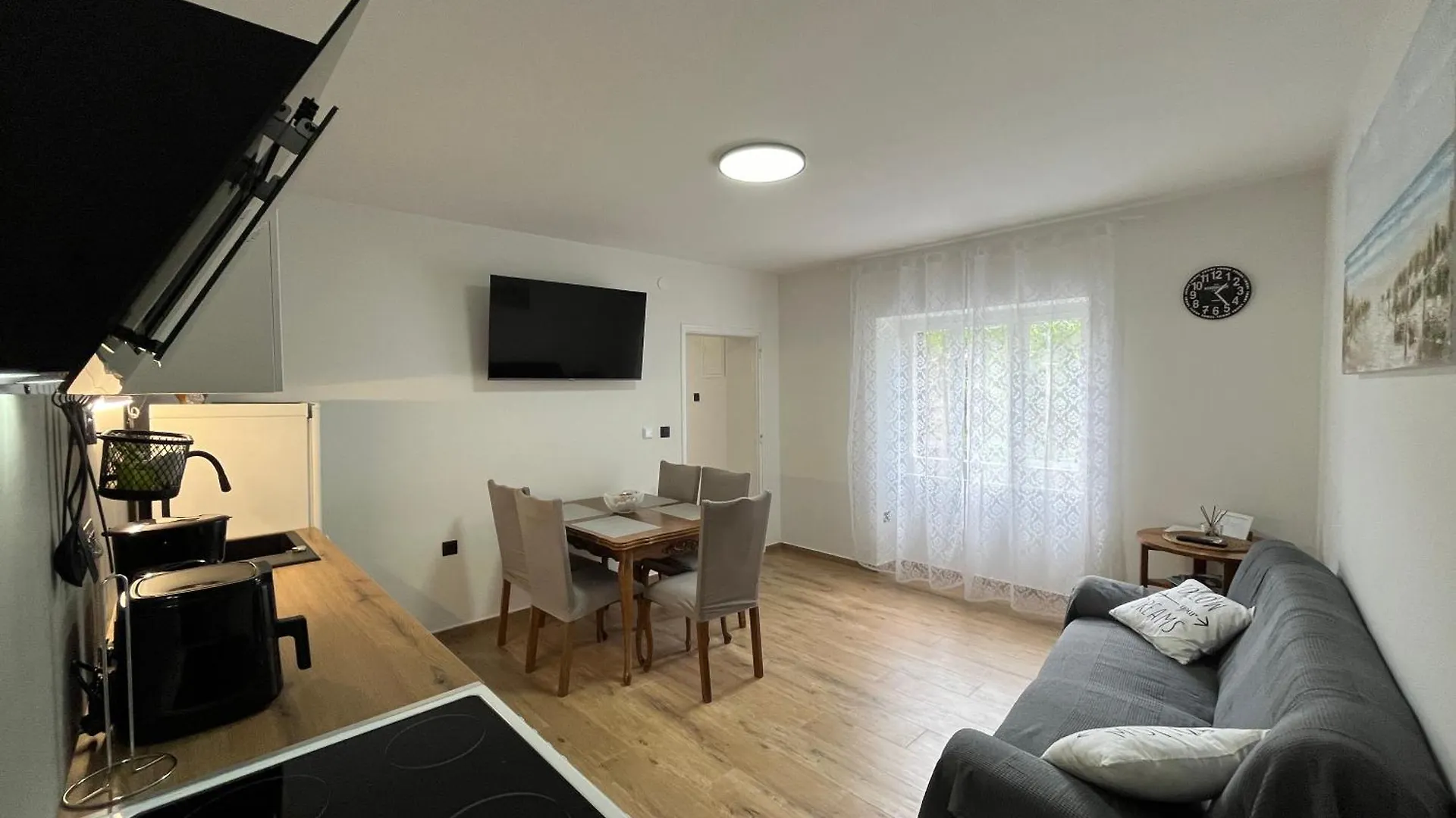 Holliday House Klostar Jadranovo 0*,  Κροατία