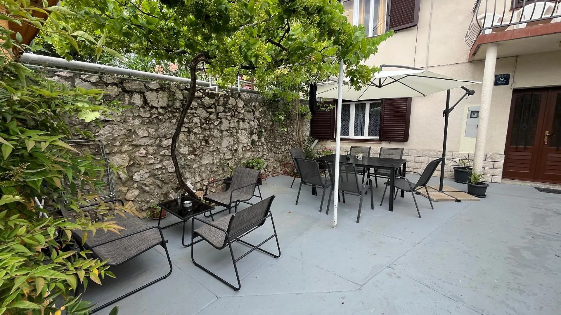 Holliday House Klostar Jadranovo 0*,  Croatia