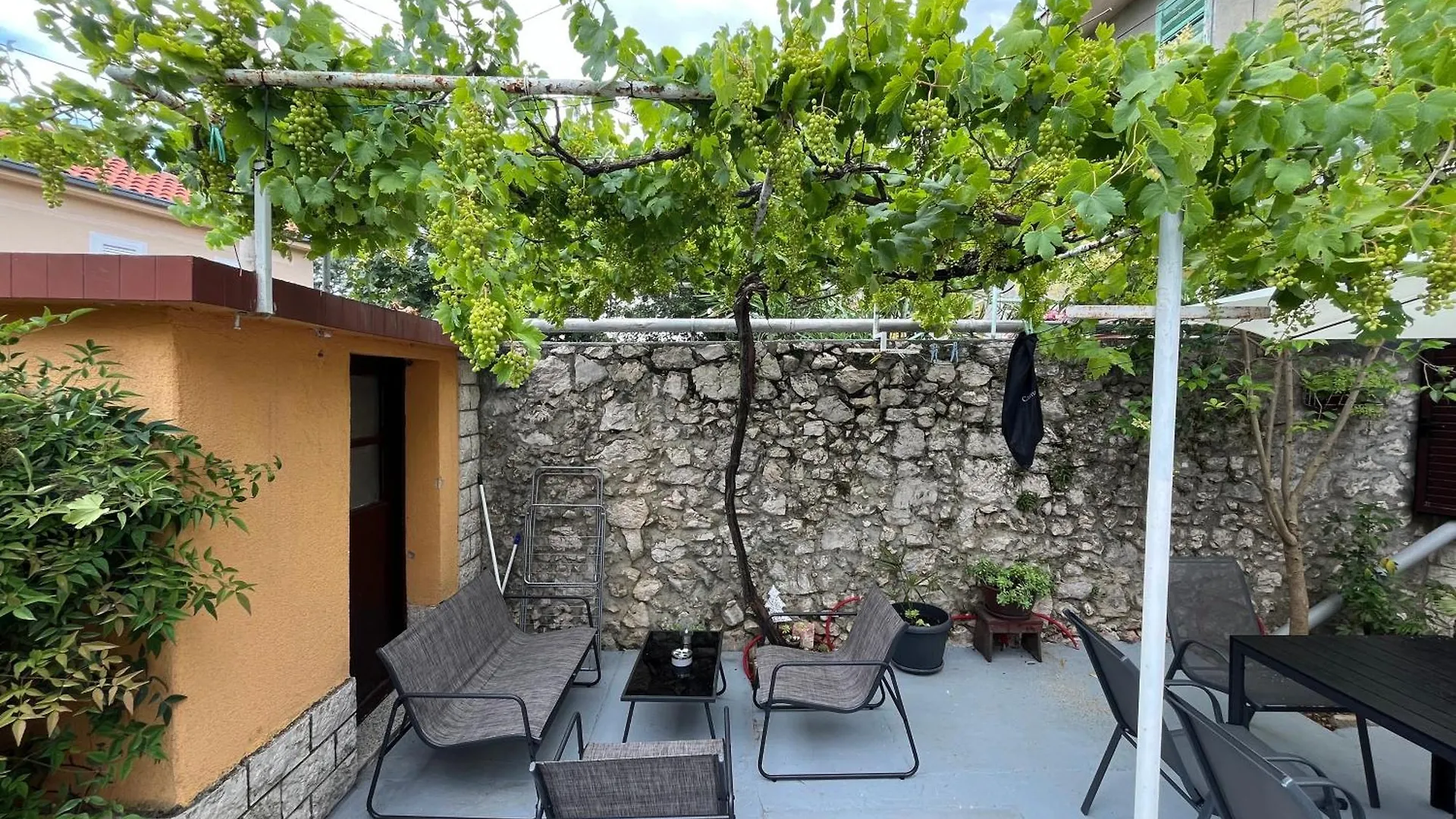 Holiday home Holliday House Klostar Jadranovo