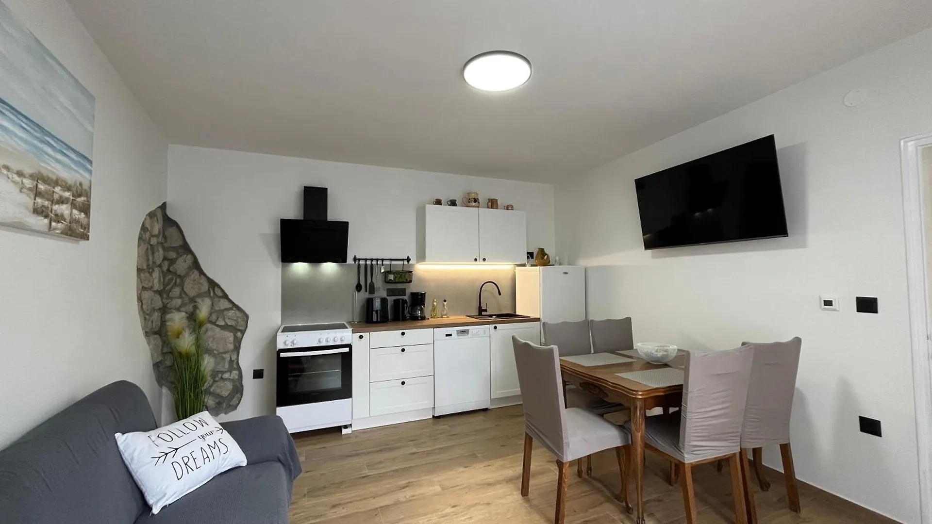 Holliday House Klostar Jadranovo Holiday home